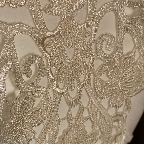 Top - Picture 2 of 4